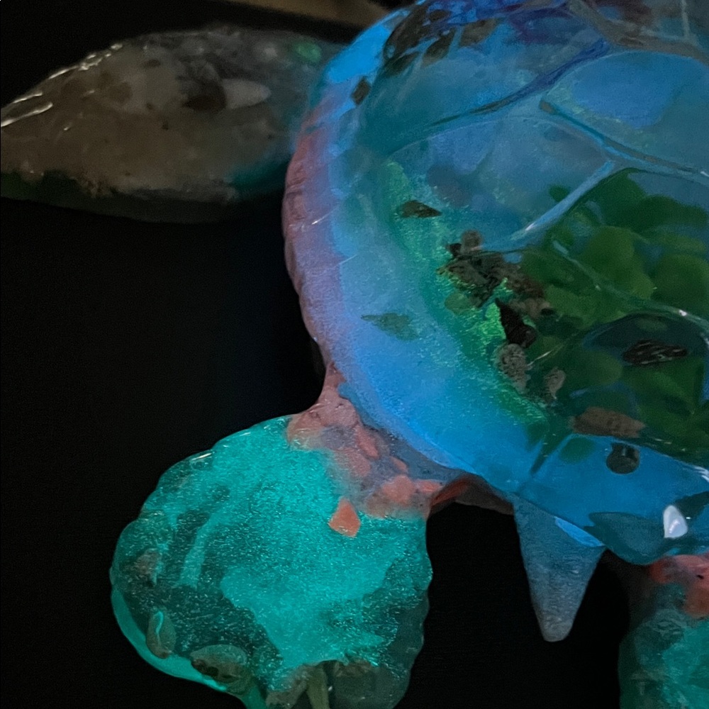 Oceanic Resin Turtle Decor - Picture 9 of 9